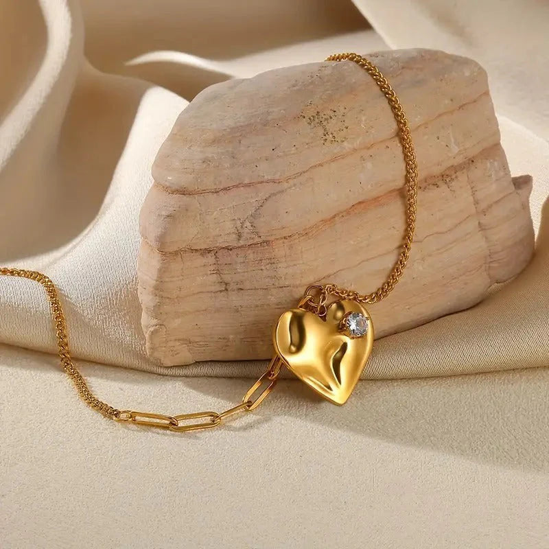 Vintage Golden-Tone Heart Pendant Necklace - Ronak e Mehfil