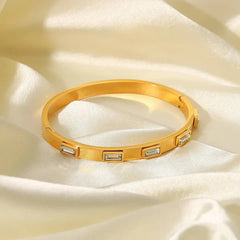 Elegant Gold Bangle - Ronak e Mehfil