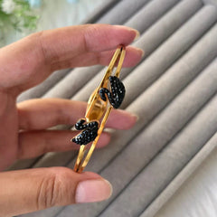 Black Double Swan Bracelet - Ronak e Mehfil