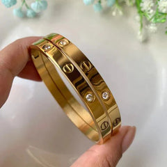 Love Bracelet Cartier - Ronak e Mehfil
