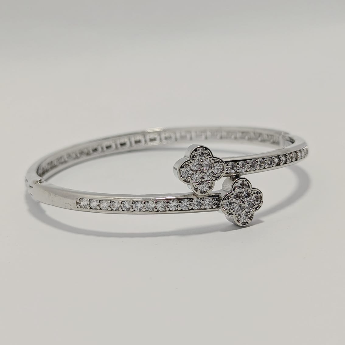 STAINLESS STEEL VANCLEEF BANGLE BRACELET - Ronak e Mehfil