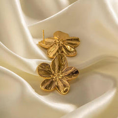 Radiant Flower Earrings. - Ronak e Mehfil