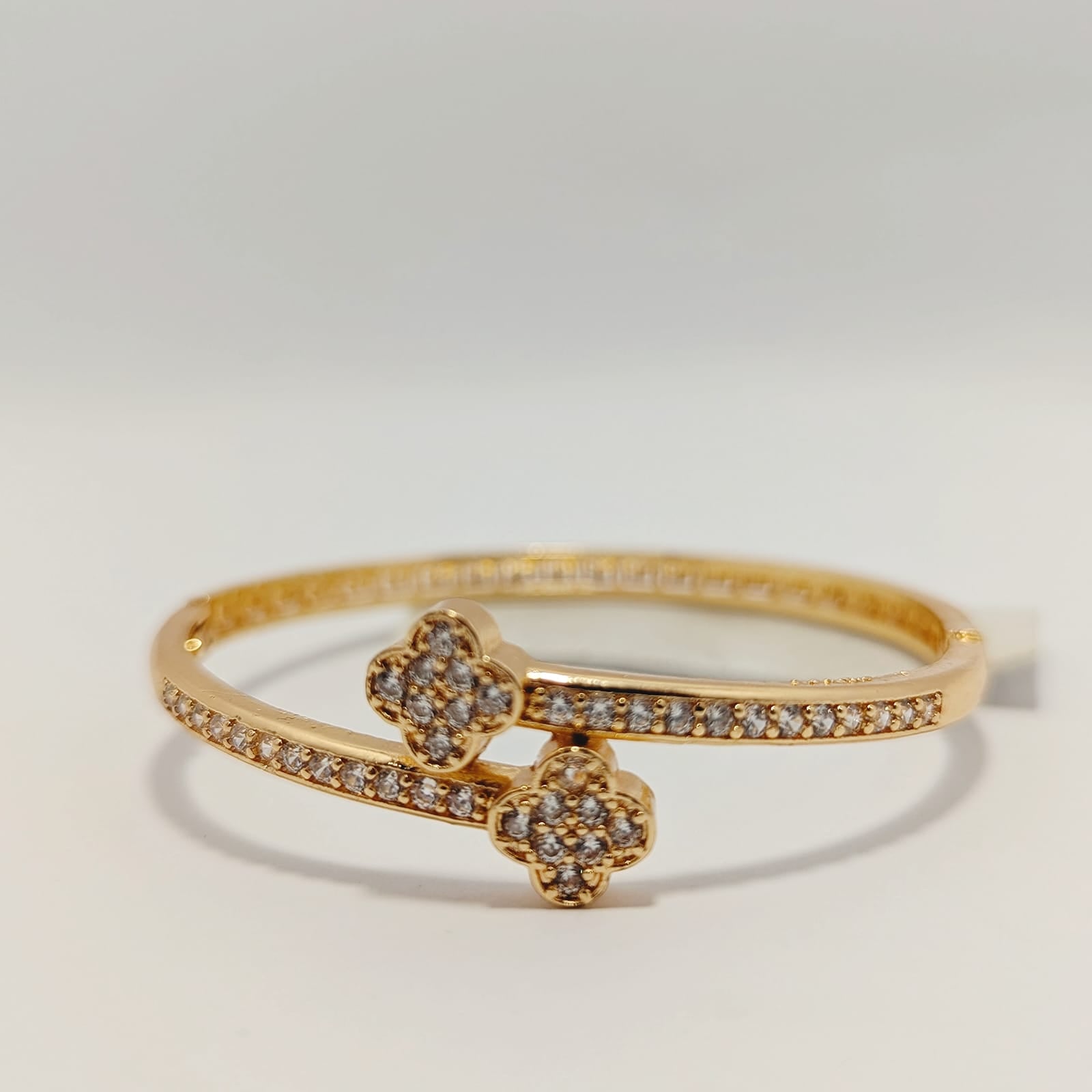 STAINLESS STEEL VANCLEEF BANGLE BRACELET - Ronak e Mehfil