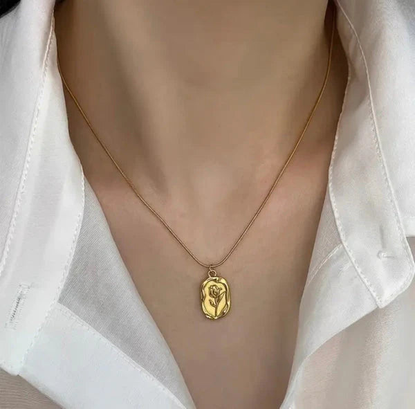 Rosá Engraved Vintage Pendant - Ronak e Mehfil